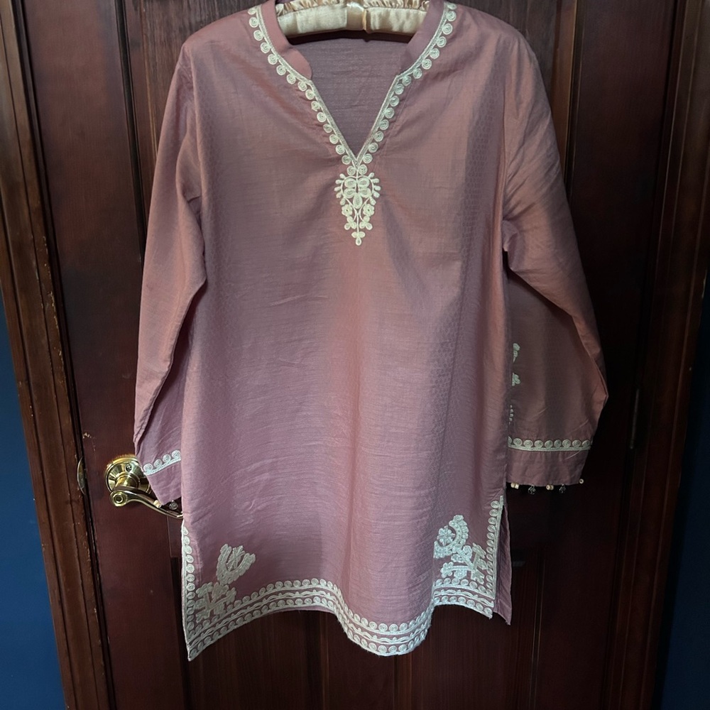 NWOT Khaadi Embroidered Pink Tunic Set with Cream Accents